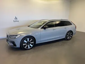 Volvo V90 2025