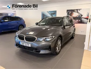 BMW 3 Series 330e 2022