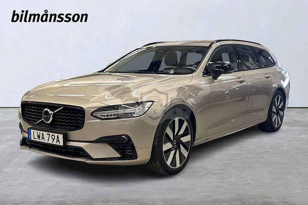 Volvo V90 2025