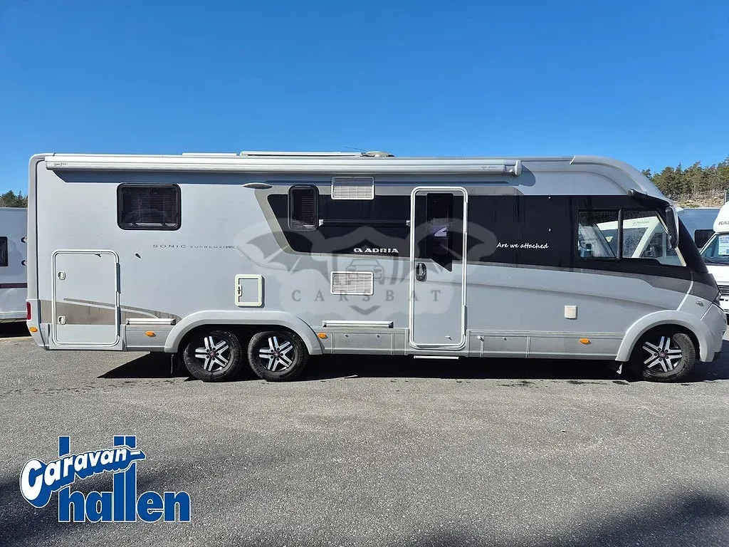 Adria sonic supreme i 810 sc (ac-bodel/automa/kamkedja/alde/solpanel) 2016
