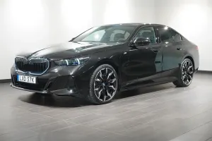 BMW 5 Series 550 2025