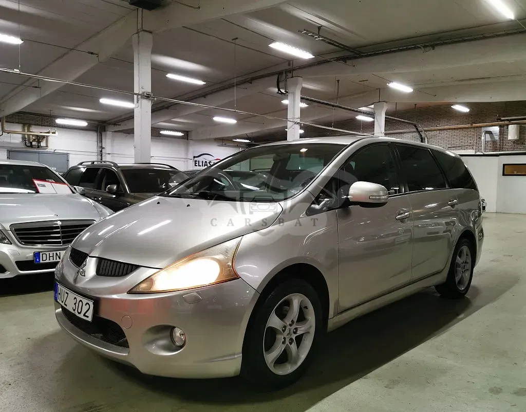 Mitsubishi Grandis 2010