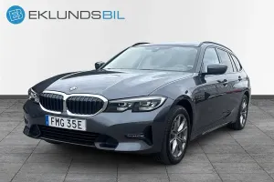 BMW 3 Series 330e 2021