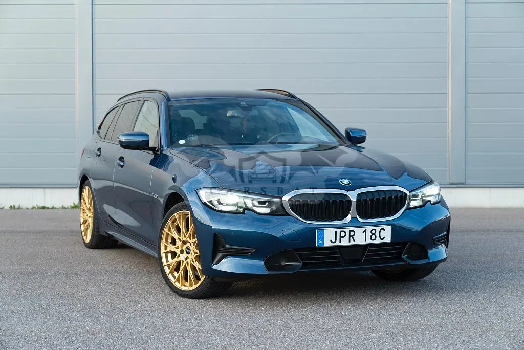 BMW 3 Series 330e 2022