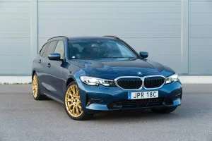BMW 3 Series 330e 2022