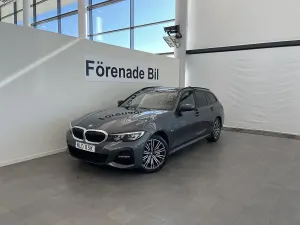 BMW 3 Series 330e 2022
