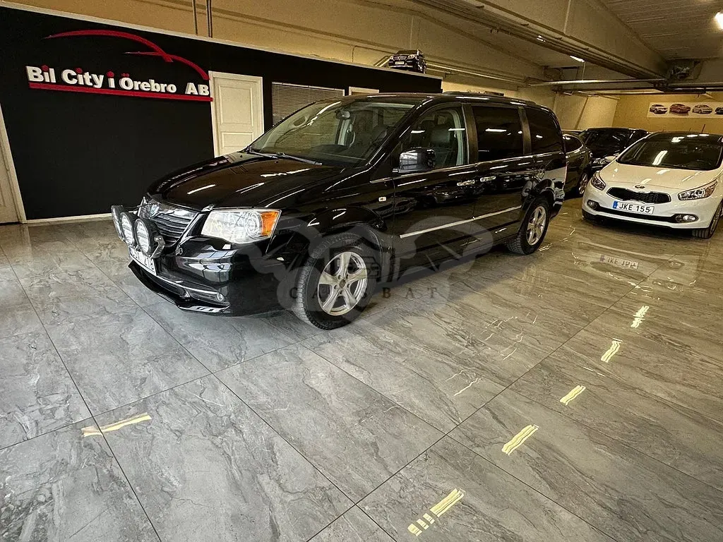 Lancia Voyager 2012