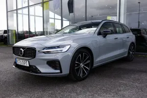 Volvo V60 2025