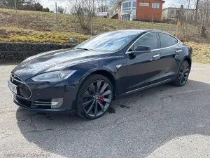 Tesla Model S 2018