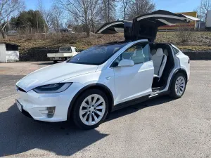 Tesla Model X 2016