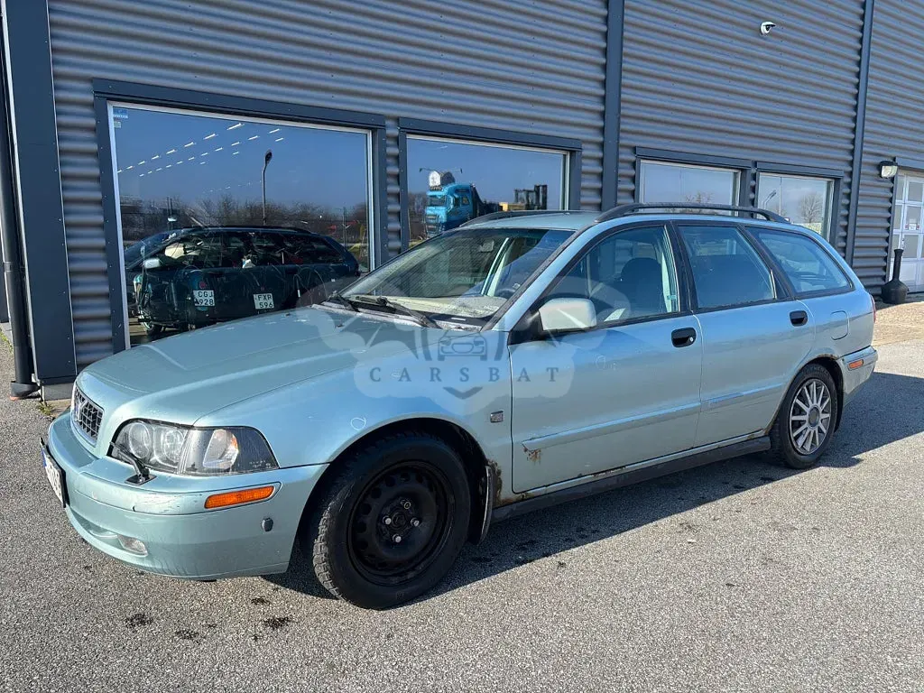 Volvo V40 2004