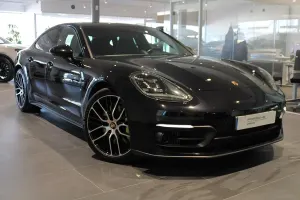 Porsche Panamera 2021