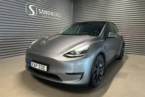 Tesla Model Y 2025