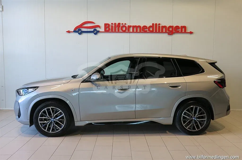 BMW iX1 2023