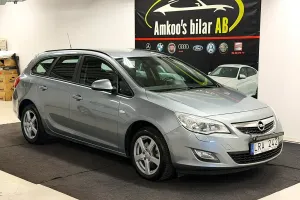 Opel Astra 2011