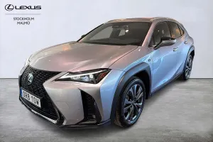Lexus UX 2025