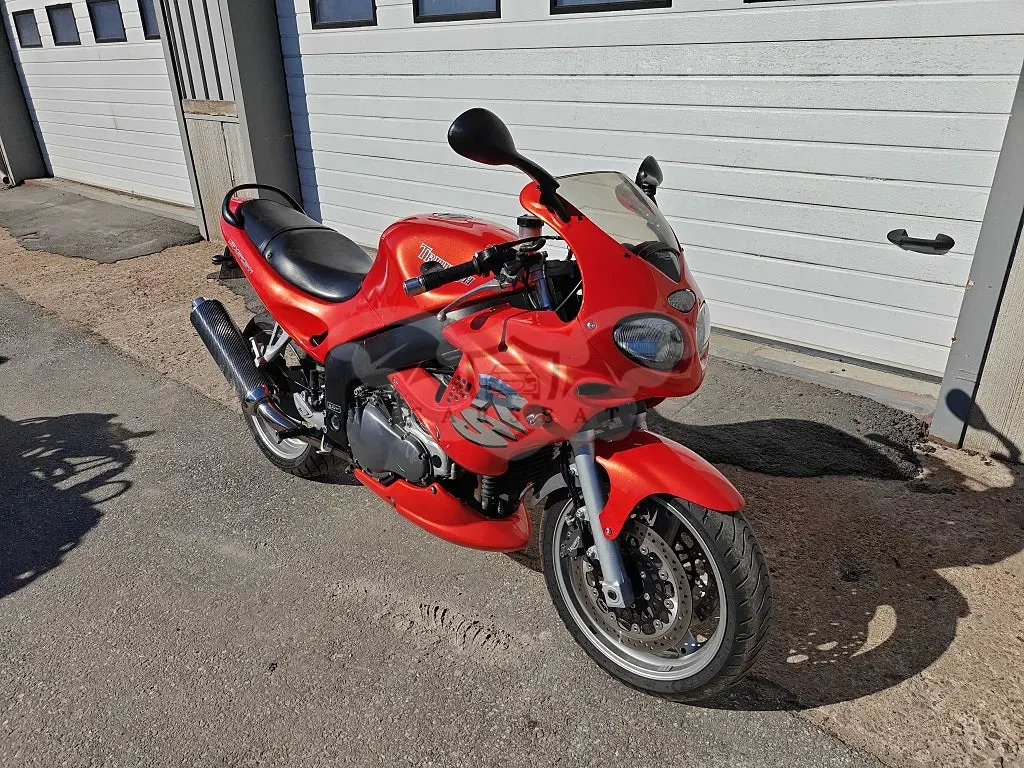 Triumph T695 2000
