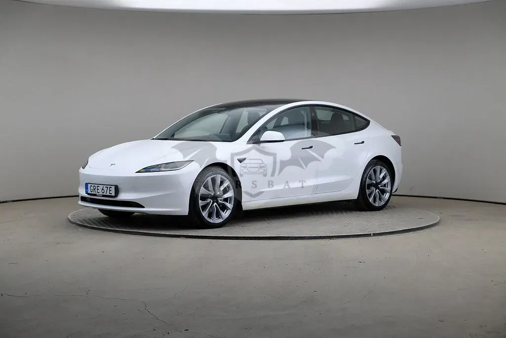 Tesla Model 3 2025