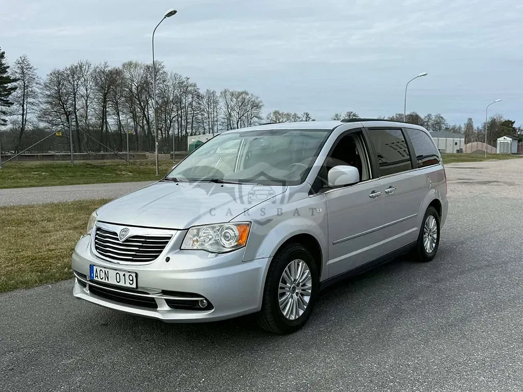 Lancia Voyager 2012