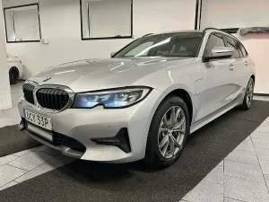 BMW 3 Series 330e 2021