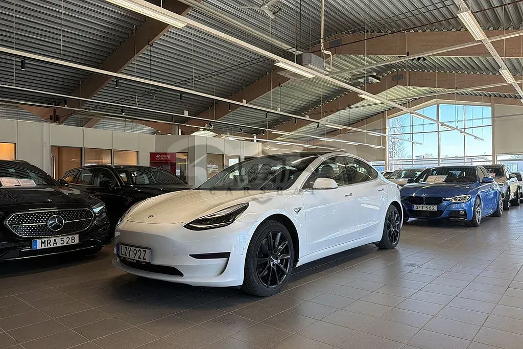 Tesla Model 3 2020