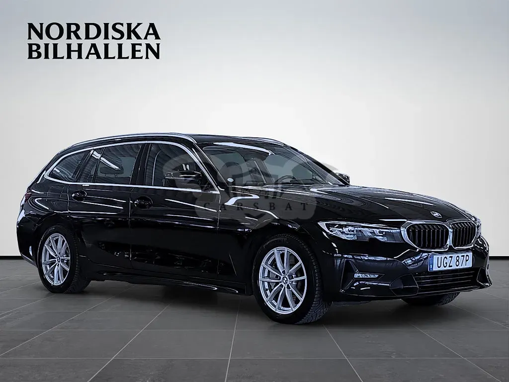 BMW 3 Series 330e 2021