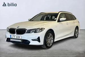 BMW 3 Series 330e 2021