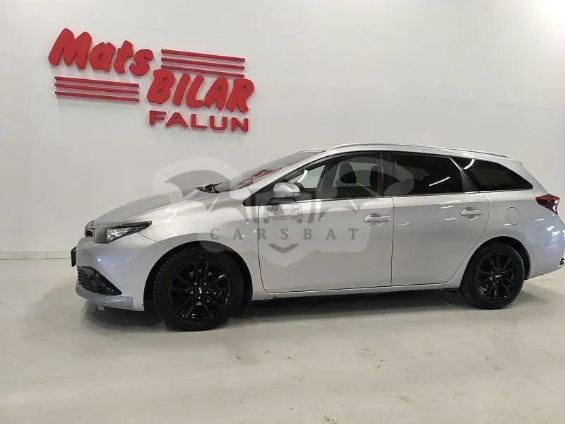 Toyota Auris 2015