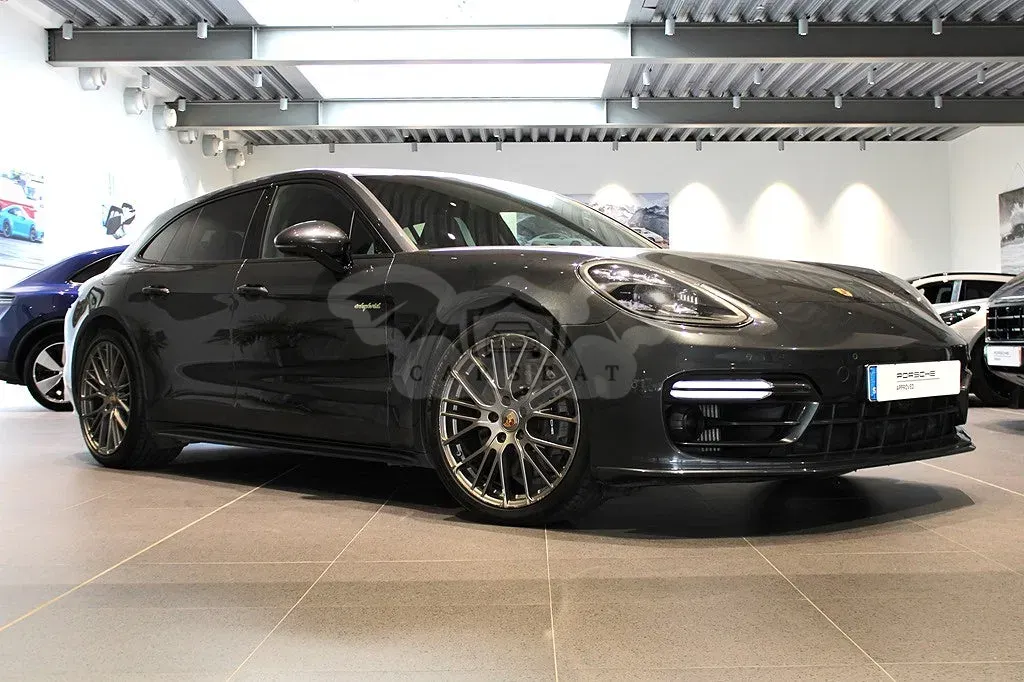 Porsche Panamera 2021