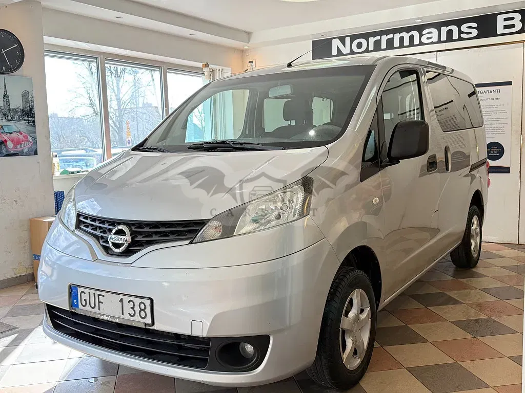 Nissan NV200 2011