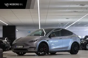 Tesla Model Y 2024