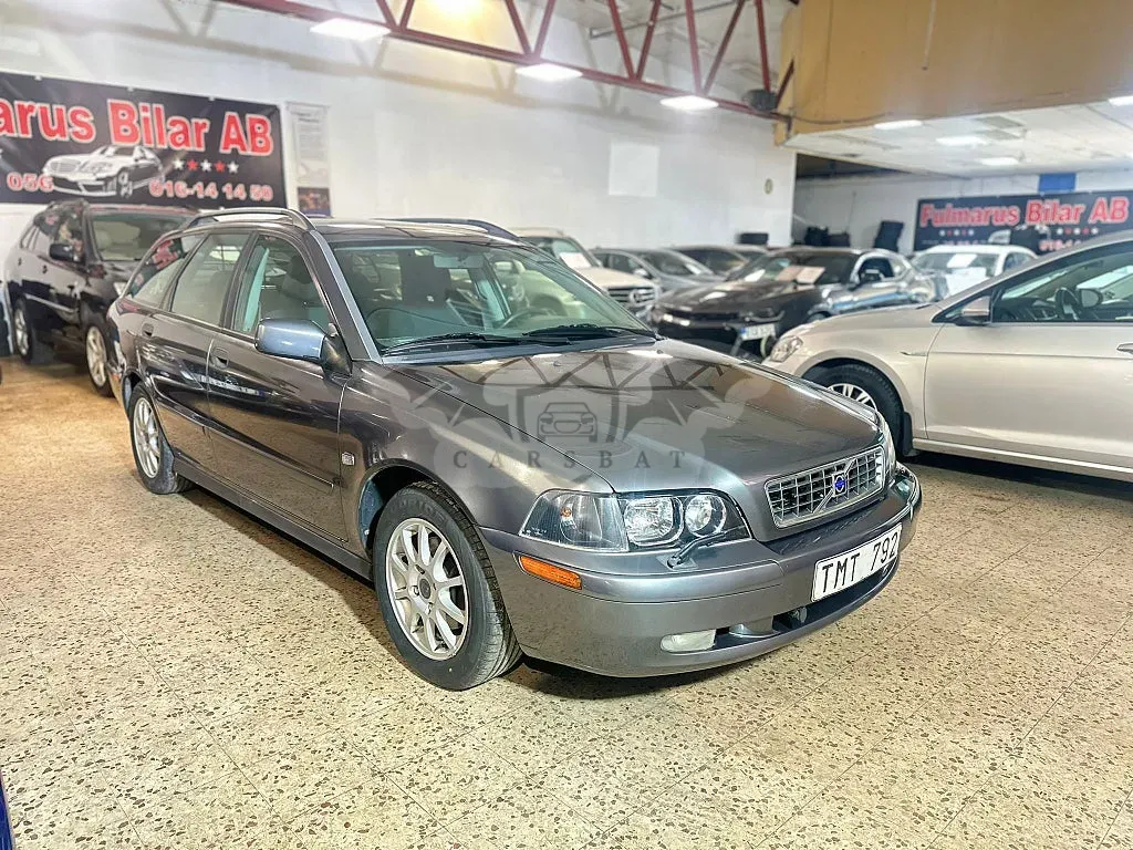 Volvo V40 2003