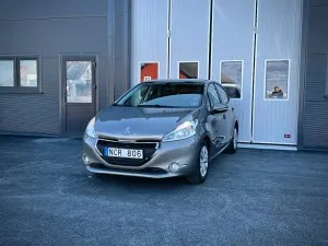 Peugeot 208 2012