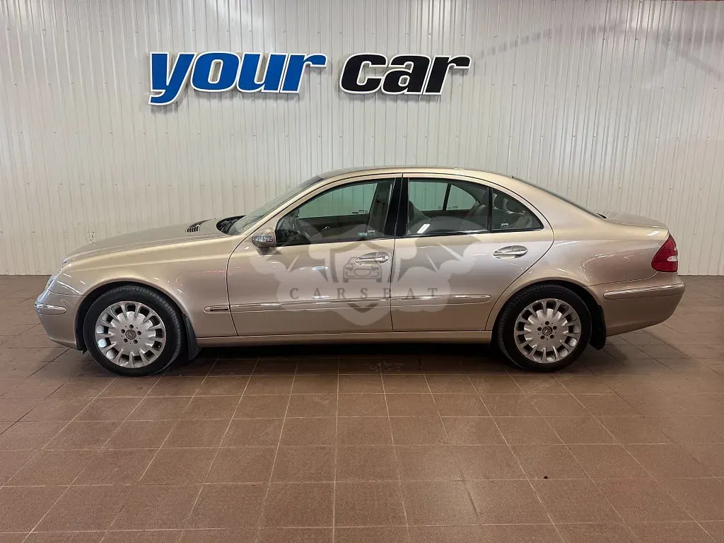Mercedes-Benz E 2003