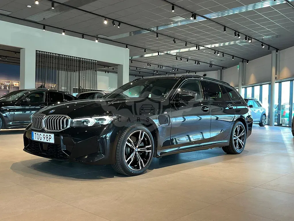 BMW 3 Series 330e 2025