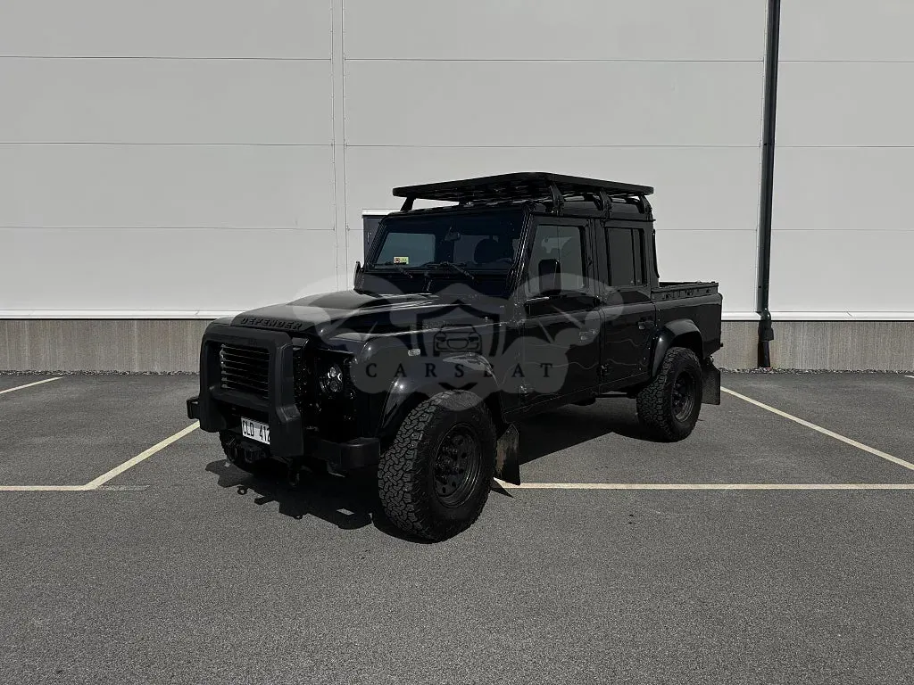 Land Rover Defender 2011
