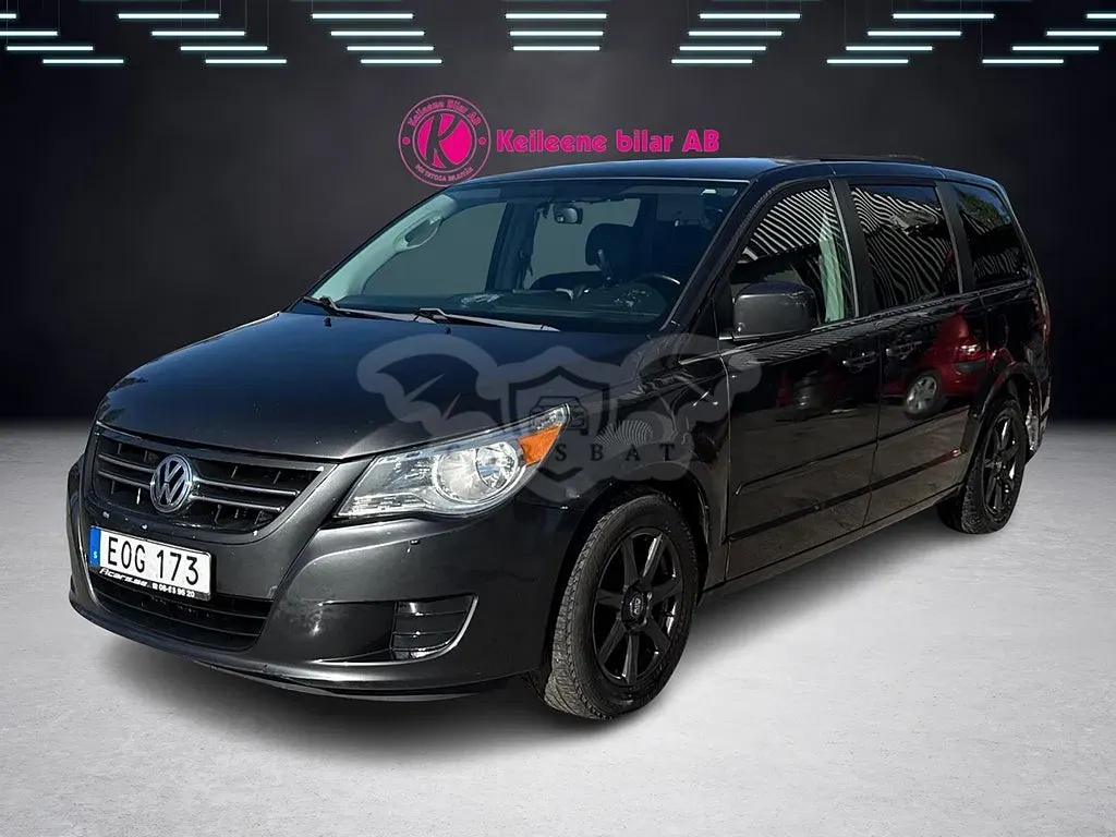 Volkswagen Routan 2011