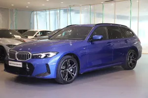 BMW 3 Series 330e 2025