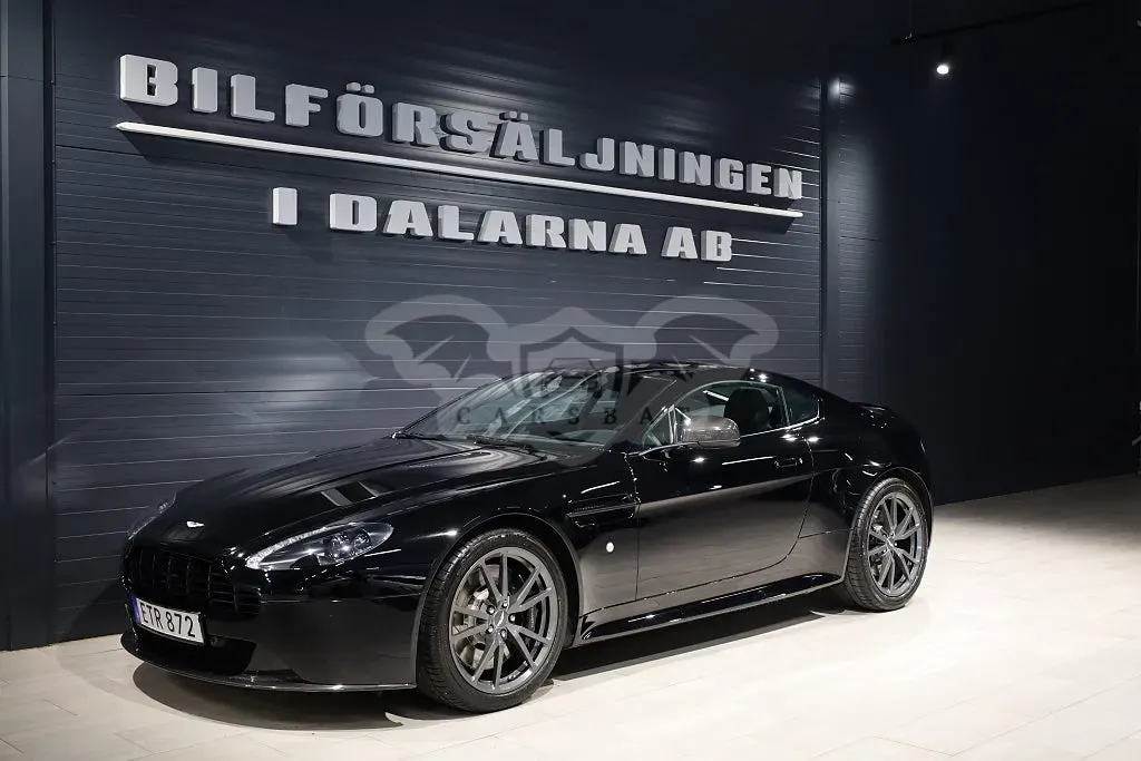 Aston Martin Vantage 2015