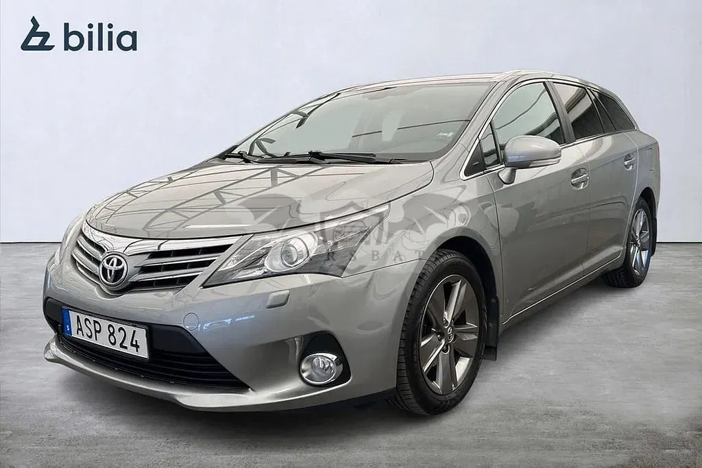Toyota Avensis 2015