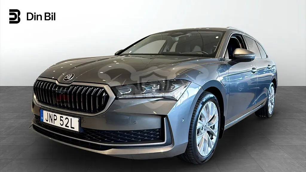 Skoda Superb 2025