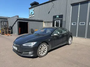 Tesla Model S 2020