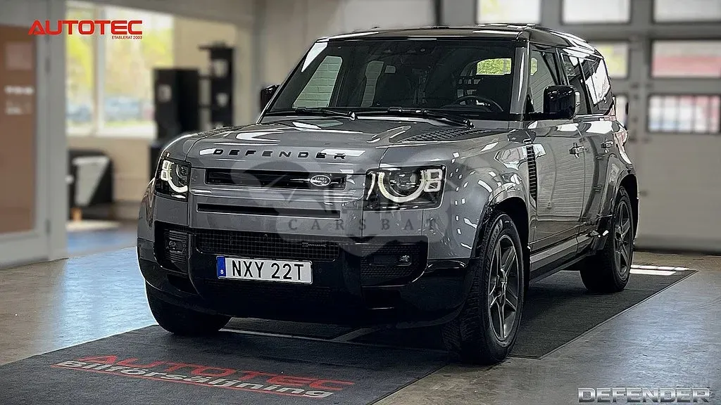 Land Rover Defender 2023