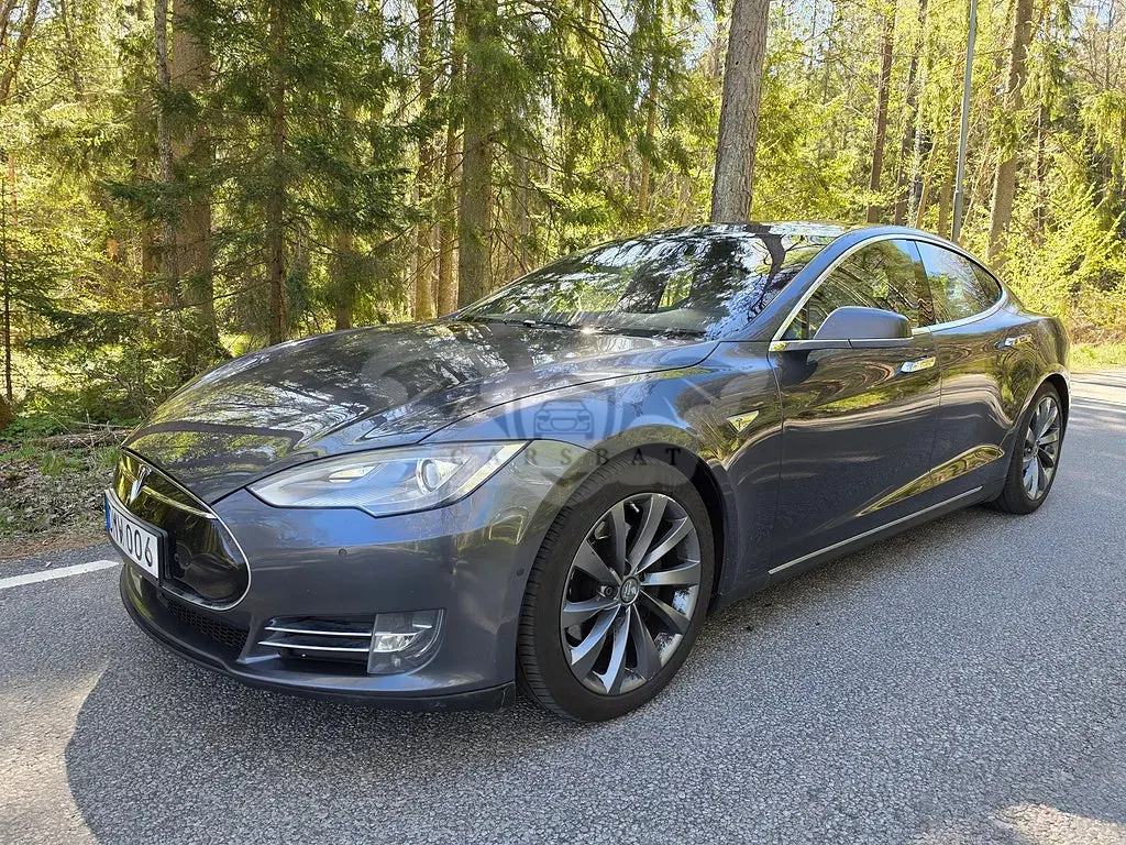 Tesla Model S 2016