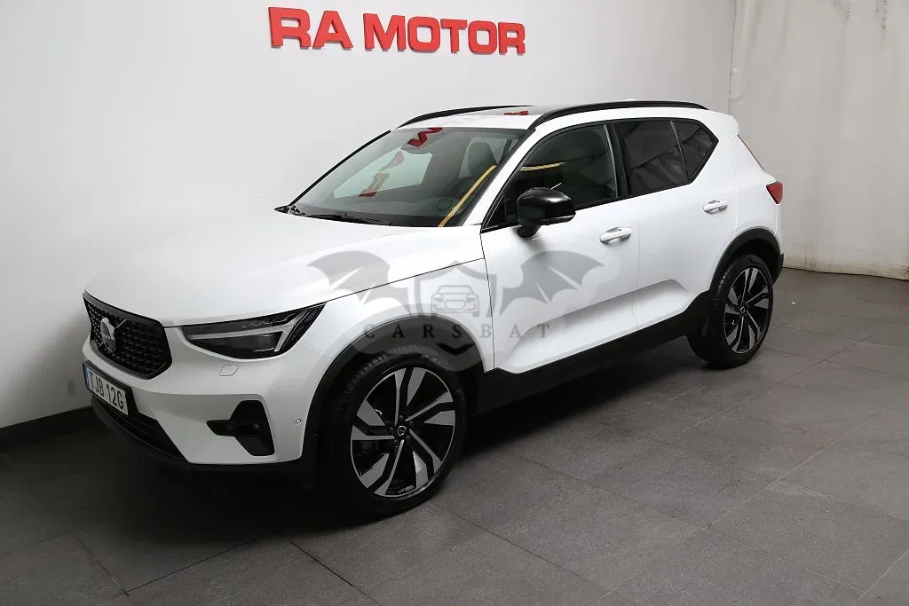 Volvo XC40 2025