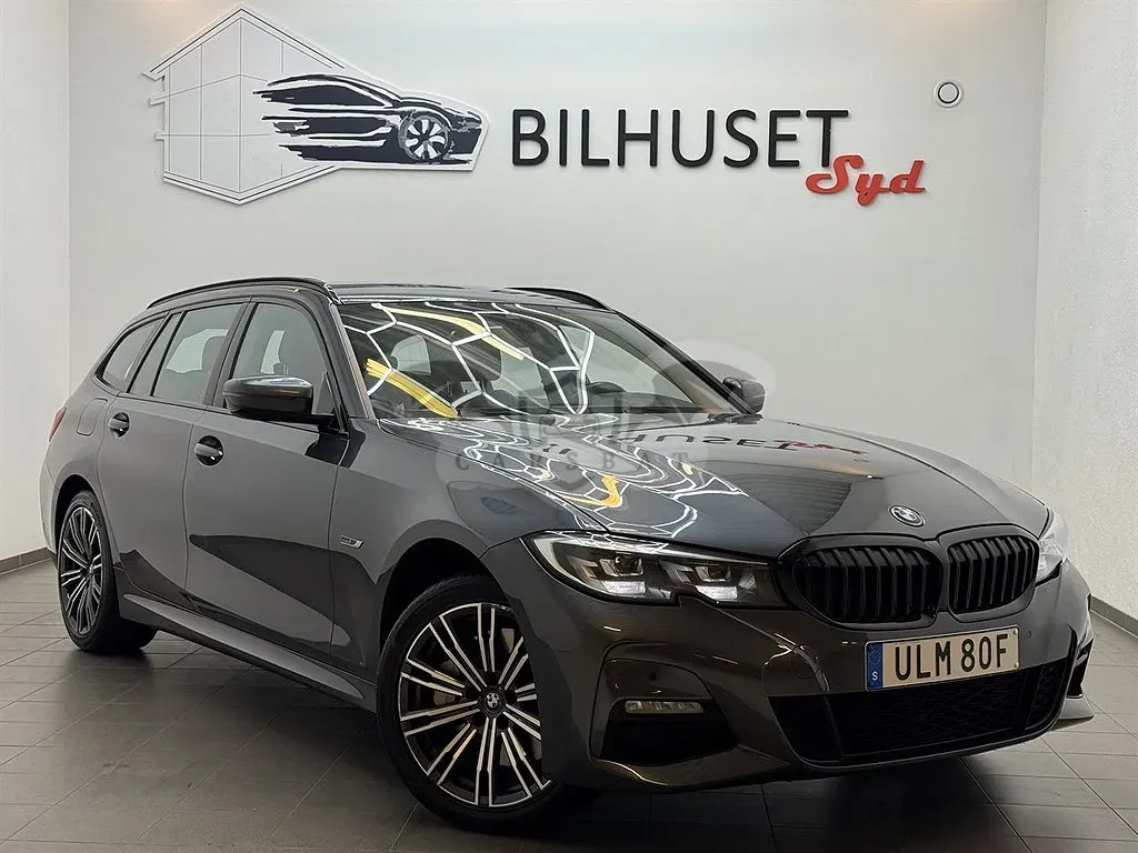 BMW 3 Series 330 2022