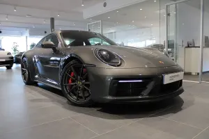 Porsche 911 2023