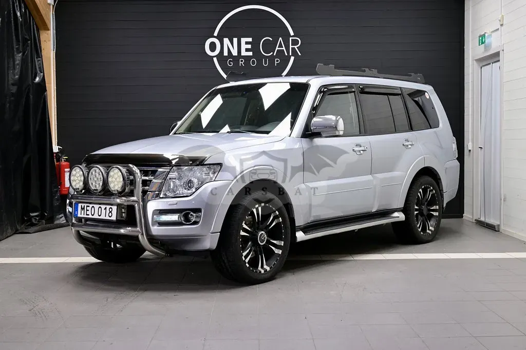 Mitsubishi Pajero 2016
