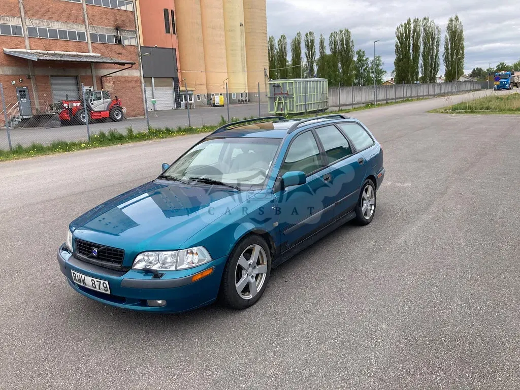 Volvo V40 2001