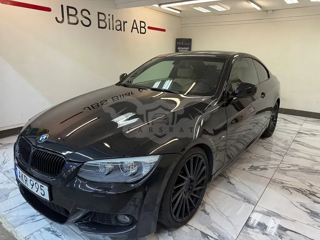 BMW 3 Series 330 2010